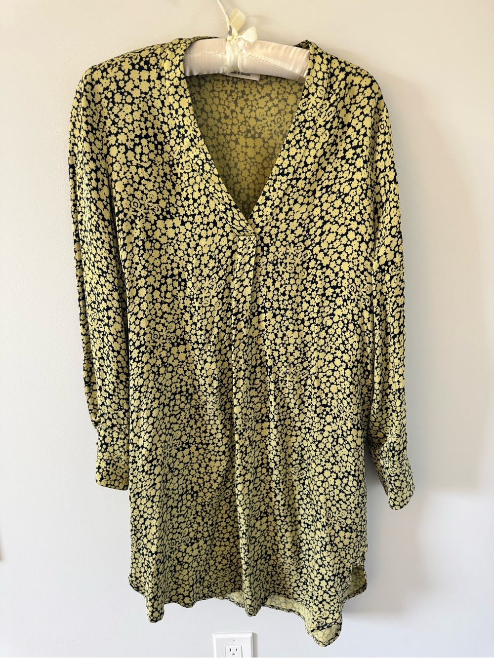 Samsøe & Samsøe Yellow and Black Floral V-Neck Tunic Dress